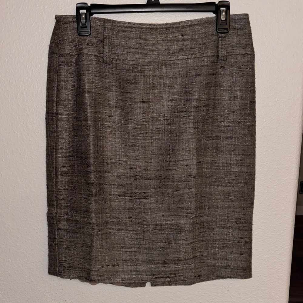 Trina Turk mocha brown 100% raw silk knee length lined skirt size 8.